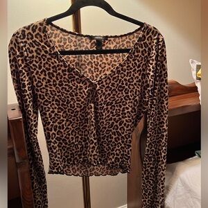 NWOT Forever 21 Cheetah Print Long Sleeve Tee L